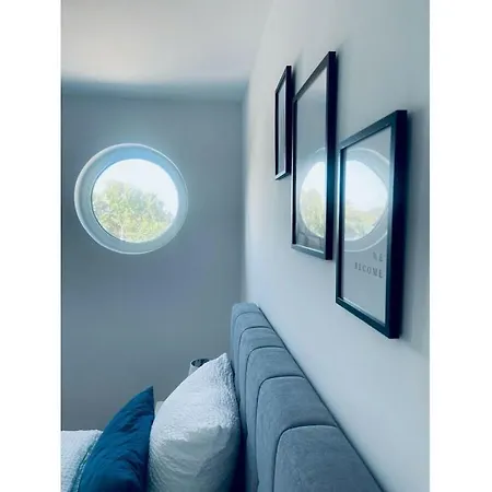 With 2 Bedrooms *